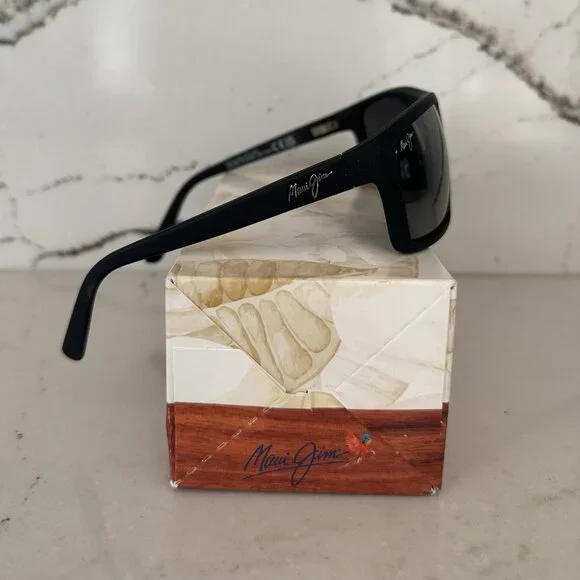 Maui Jim BYRON BAY Polarized Sunglasses 746-02MR Matte Black Rubber Neutral Grey - Picture 4 of 8